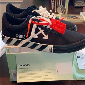 OFF-WHITE c/o Virgil Abloh Black Sneakers SZ 42